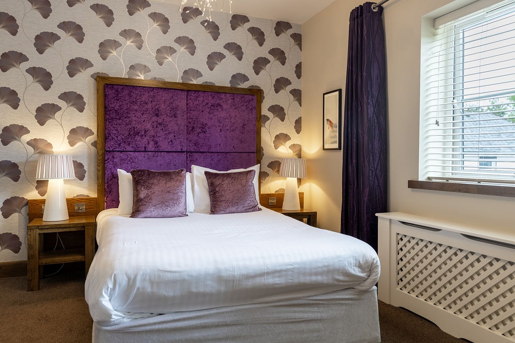 Double Ensuite with Bath