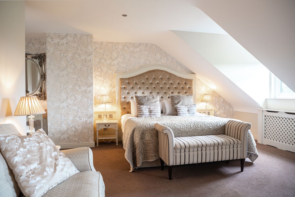 Junior Ensuite with Bath